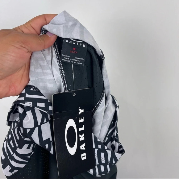NEW Oakley High Tides Woven Sleeveless Hooded Work Out PerformanceTop Size XS - Picture 9 of 10